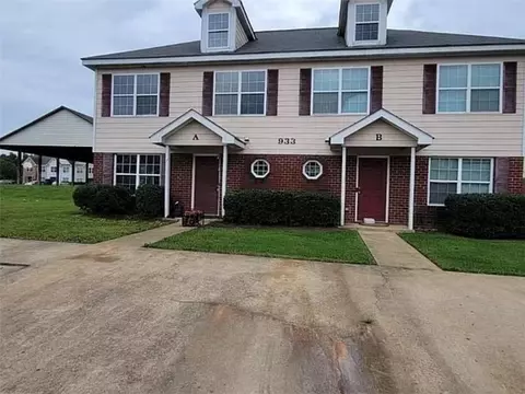 933 Old Mill Pt #A, Monroe, GA 30655