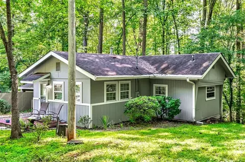6619 Lakeshore Dr, Gainesville, GA 30506