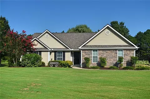 711 Annslee Ct, Loganville, GA 30052