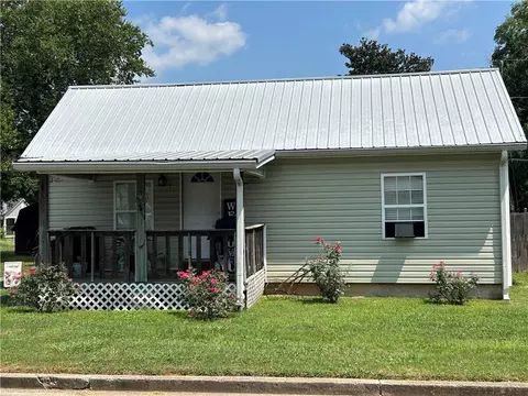7 Walnut St, Aragon, GA 30104