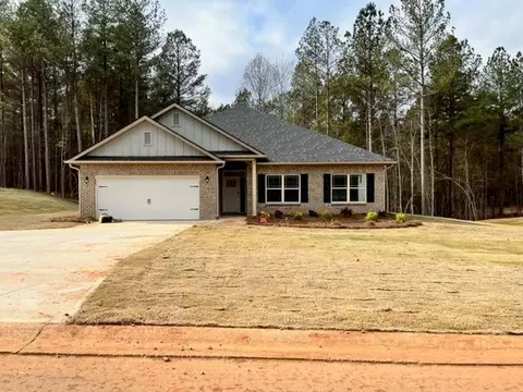 202 Eagle Heights Dr, Maysville, GA 30558