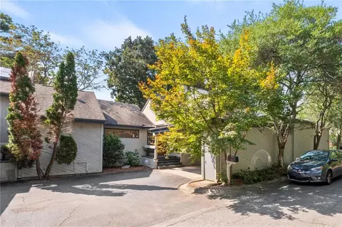 4962 N Ellipse, Marietta, GA 30068