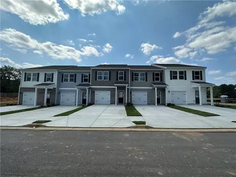 137 Village Green Dr #158, Adairsville, GA 30103