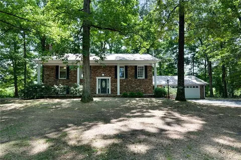 608 N Henderson Bend Rd NW, Calhoun, GA 30701