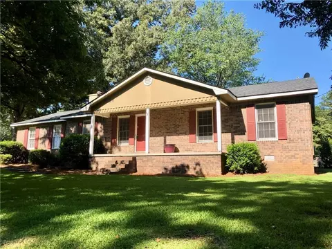 38 SE View Dr SE, Rome, GA 30161