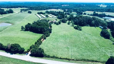 4308 Athens Rd, Carnesville, GA 30521