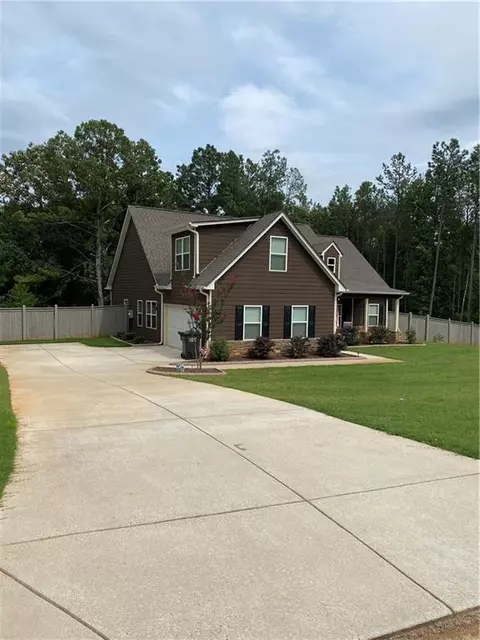 135 W Pennick Dr, Covington, GA 30014 photo 2