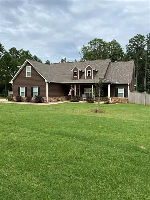 135 W Pennick Dr, Covington, GA 30014