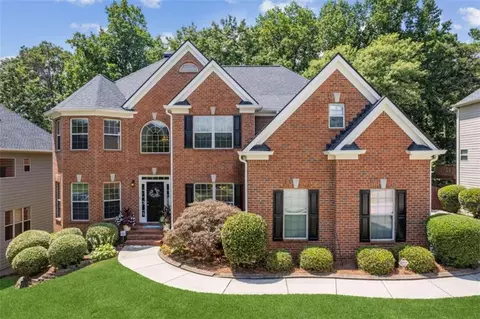 3896 Thompson Lake Dr, Buford, GA 30519