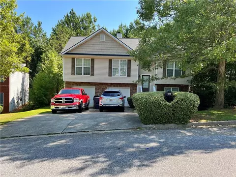 5773 Union Pointe Dr, Union City, GA 30291