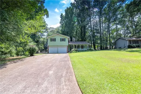 5276 Cobblestone Way NW, Lilburn, GA 30047