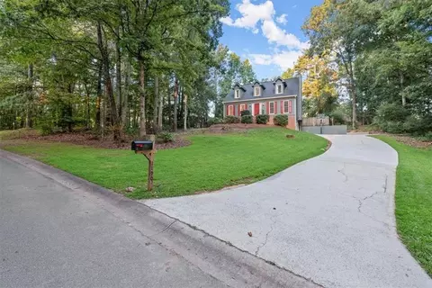 1190 Olde Bridge Dr, Dallas, GA 30157