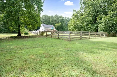 152 Timms Loop SE, Calhoun, GA 30701