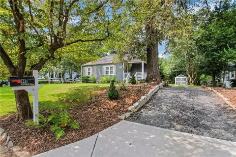 2211 Pinehurst Dr, East Point, GA 30344