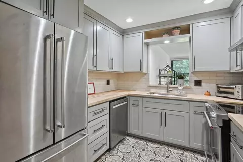 52 Chaumont Sq, Atlanta, GA 30327