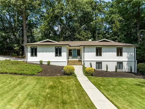 2652 Stonehenge Ct, Dunwoody, GA 30360
