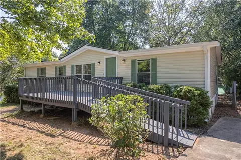 5156 Stoneridge Dr, Flowery Branch, GA 30542