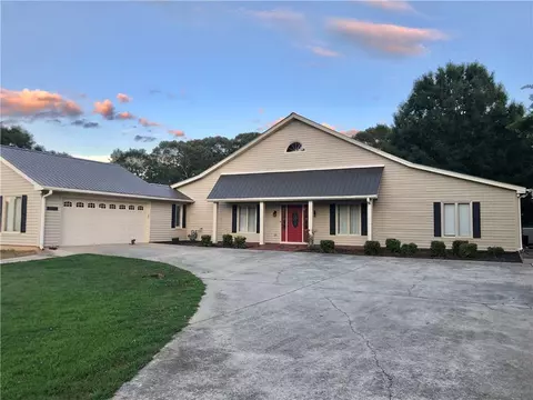205 Bear Creek Rd, Lavonia, GA 30553