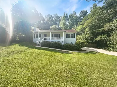 255 Hollyberry Dr, Dallas, GA 30157