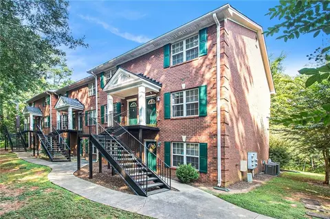600 Mitchell Bridge Rd #9, Athens, GA 30606