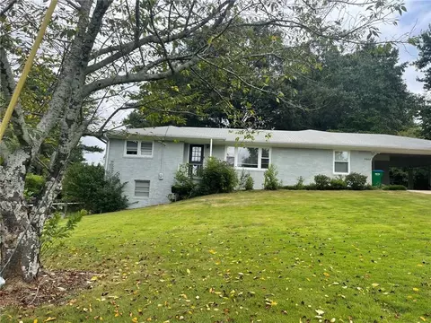 4962 Valley Lake Rd, Austell, GA 30106