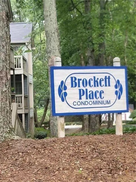 1332 Brockett Pl, Clarkston, GA 30021
