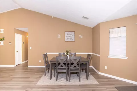 122 Meadow View Dr, Jackson, GA 30233 photo 8