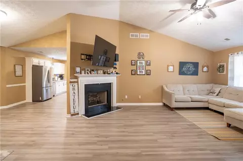 122 Meadow View Dr, Jackson, GA 30233 photo 7