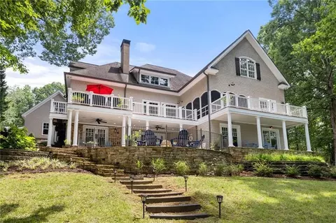 5807 Lakeshore Dr, Buford, GA 30518