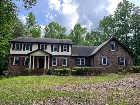 505 Hollyberry Dr, Roswell, GA 30076