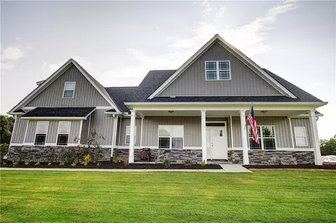 331 Burnt Hickory Ln SE, Calhoun, GA 30701