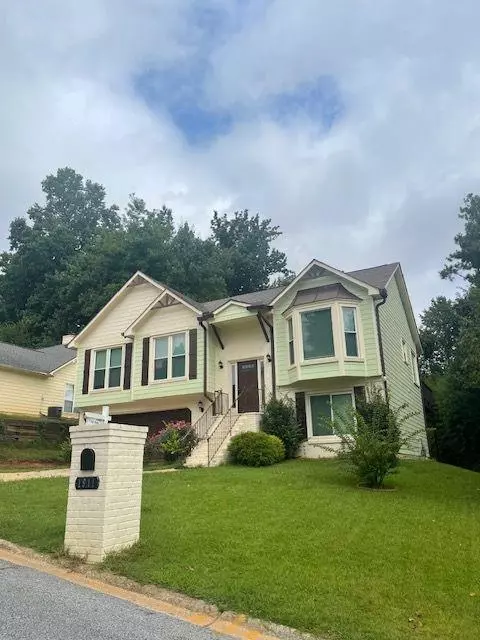 1911 Flint Hill Dr, Lawrenceville, GA 30044