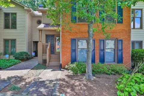 506 Garden Ct, Atlanta, GA 30328