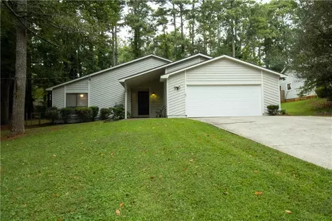 1611 Silva Fox Ct, Lawrenceville, GA 30044