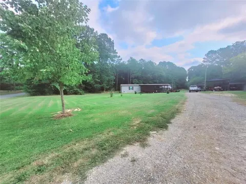 421 SE Harmony Rd SE, Silver Creek, GA 30173