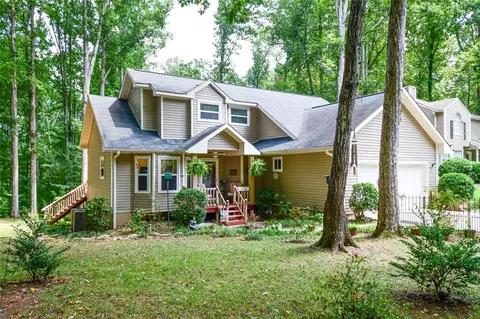 35 Valley Brook Dr, Newnan, GA 30265