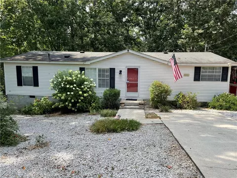 356 Cardinal Ln, Toccoa, GA 30577