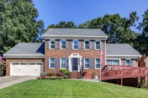 5807 Lost Grove Dr NW, Lilburn, GA 30047