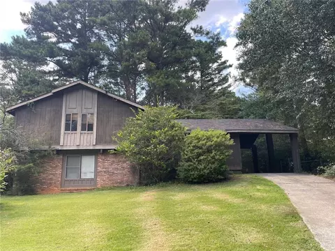 9001 Sterling Ridge Ln, Jonesboro, GA 30238