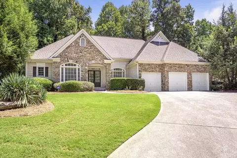 3045 Burlingame Dr, Roswell, GA 30075
