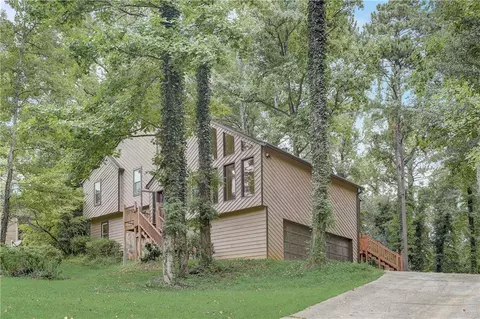 4174 Bent Willow Dr SW, Lilburn, GA 30047