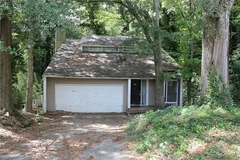 429 Rue De Chateau, Stone Mountain, GA 30083