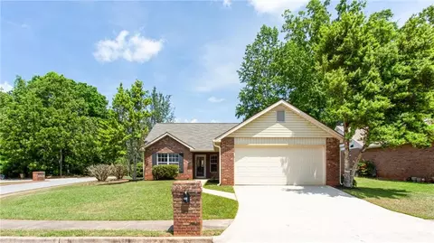 103 Oakwood Cir, Stockbridge, GA 30281