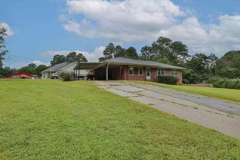 281 Lakeview Dr SW, Winder, GA 30680