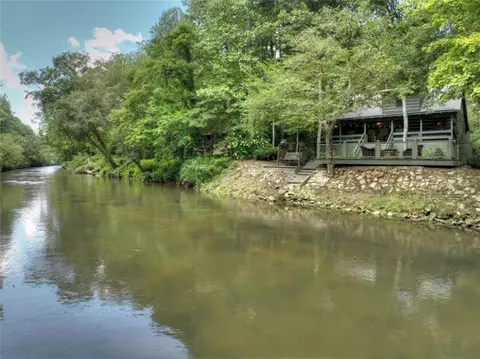 847 River Ln, Ellijay, GA 30536
