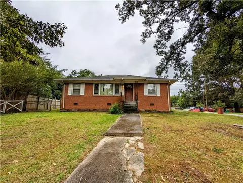1089 Stoneybrook Rd, Forest Park, GA 30297
