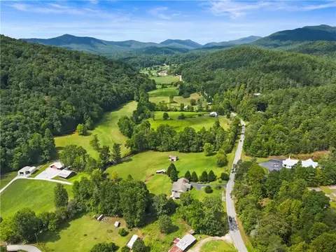 7272 Warwoman Rd, Clayton, GA 30525