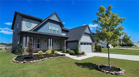 55 Candlewood Ln, Hoschton, GA 30548