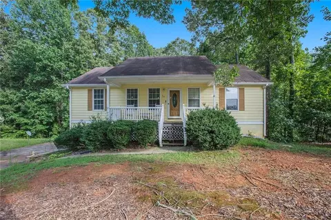 525 Deering Dr, Douglasville, GA 30134