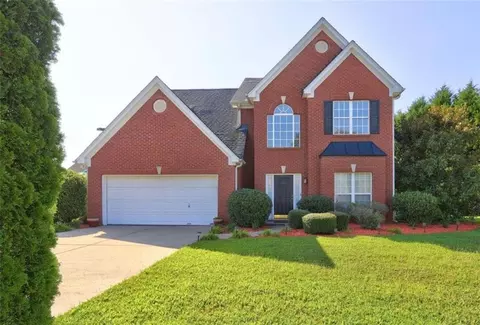 1388 Barrett Bluff Cir, Lawrenceville, GA 30045